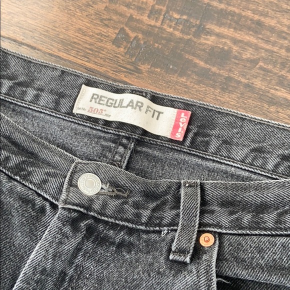 Black Levi’s Jeans 505 - 36x30 - Picture 2 of 4